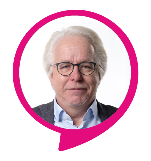 Kirjoittajakuva, jossa hän katsoo suoraan kameraan