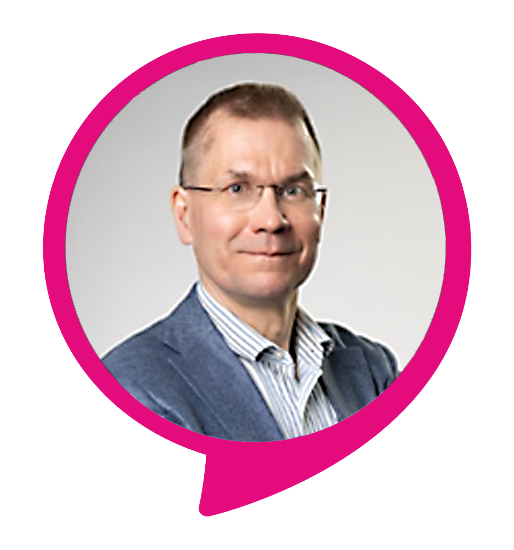 Kirjoittajakuva, jossa hän katsoo suoraan kameraan.